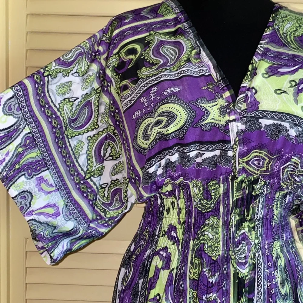 Purple paisley crossover top maxi dress with back opening - Size 1X - Picture 3 of 11